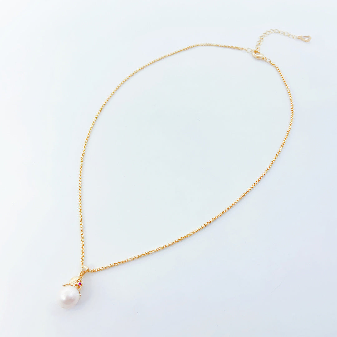 Pearl Pendant Necklace