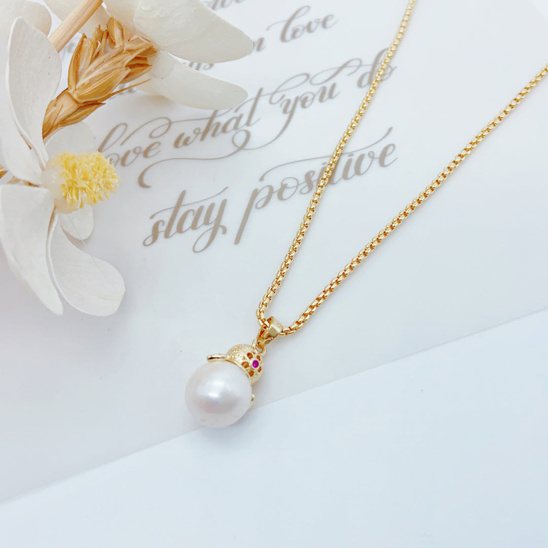 Pearl Pendant Necklace
