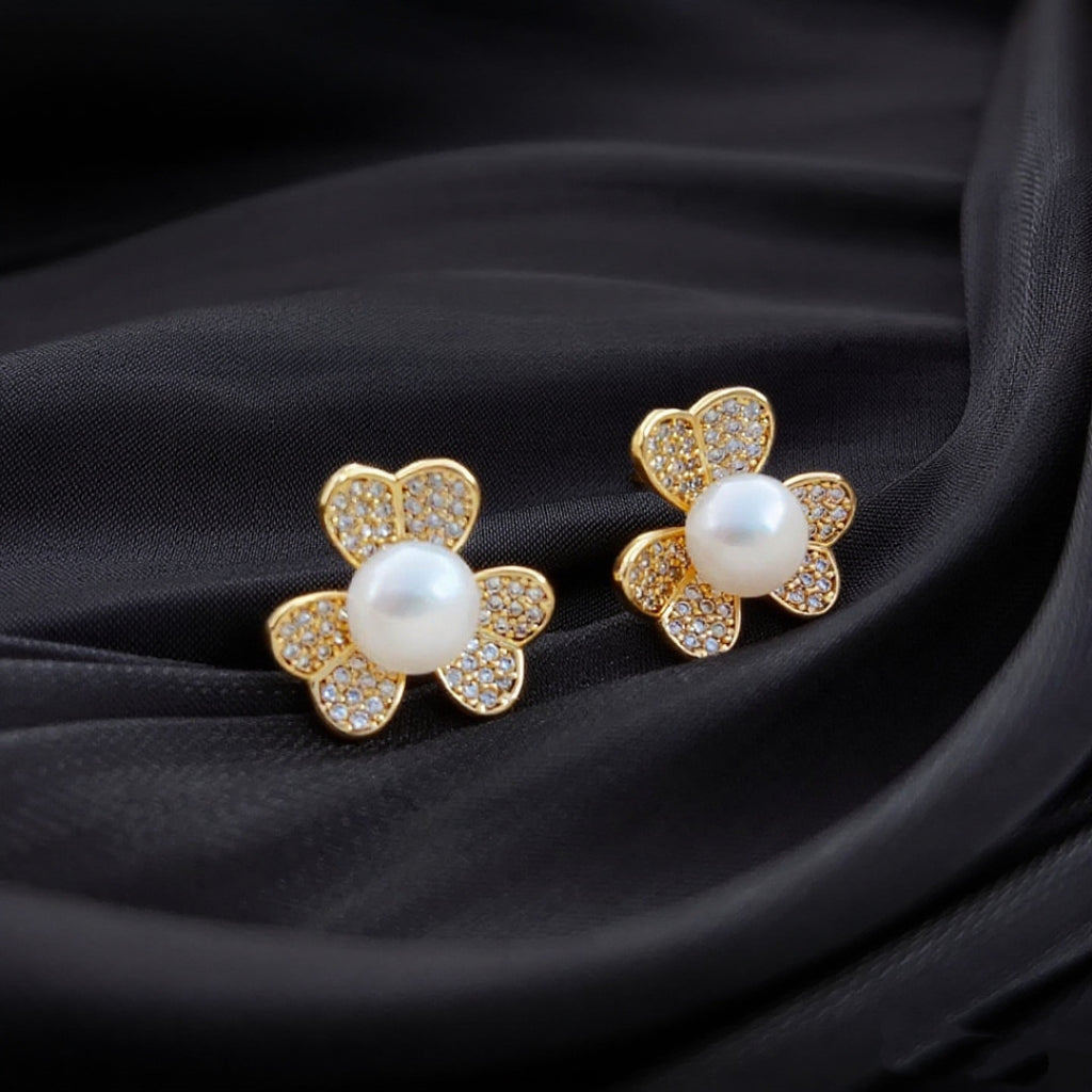 Lucky Clover Pearl Stud Earrings
