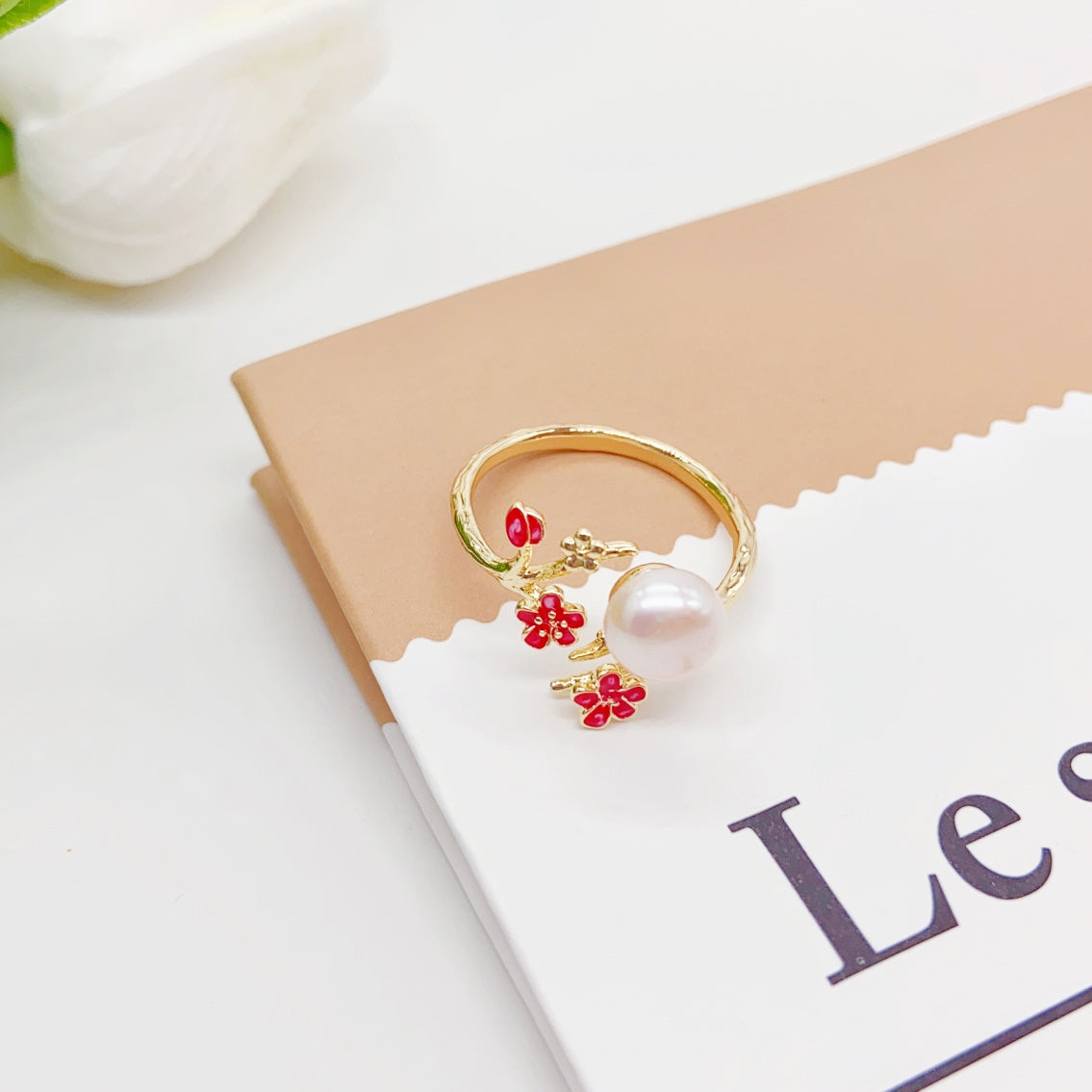 Red Blossom Muse Pearl Ring