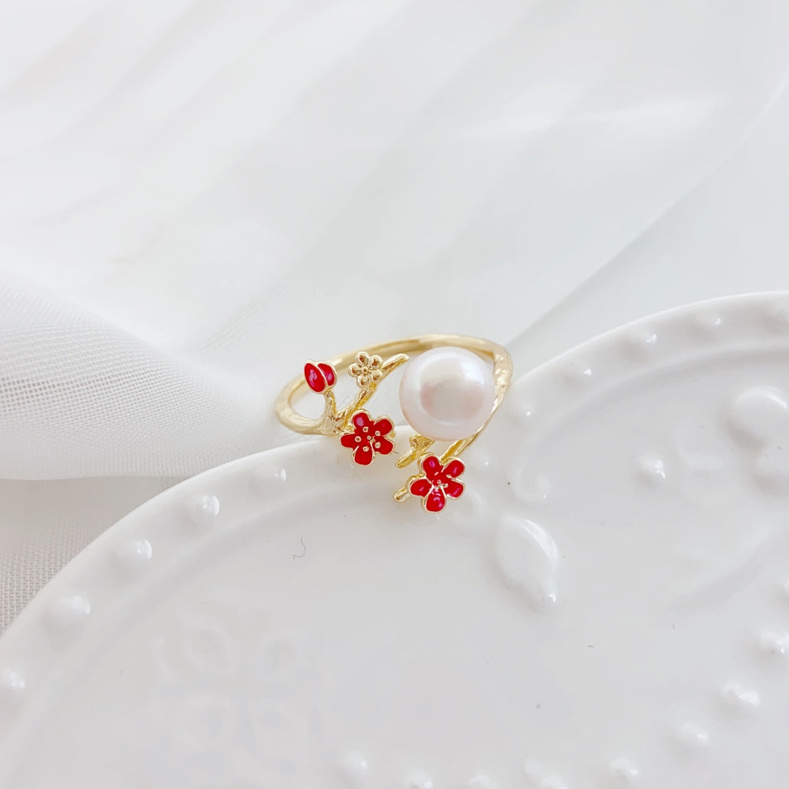 Red Blossom Muse Pearl Ring