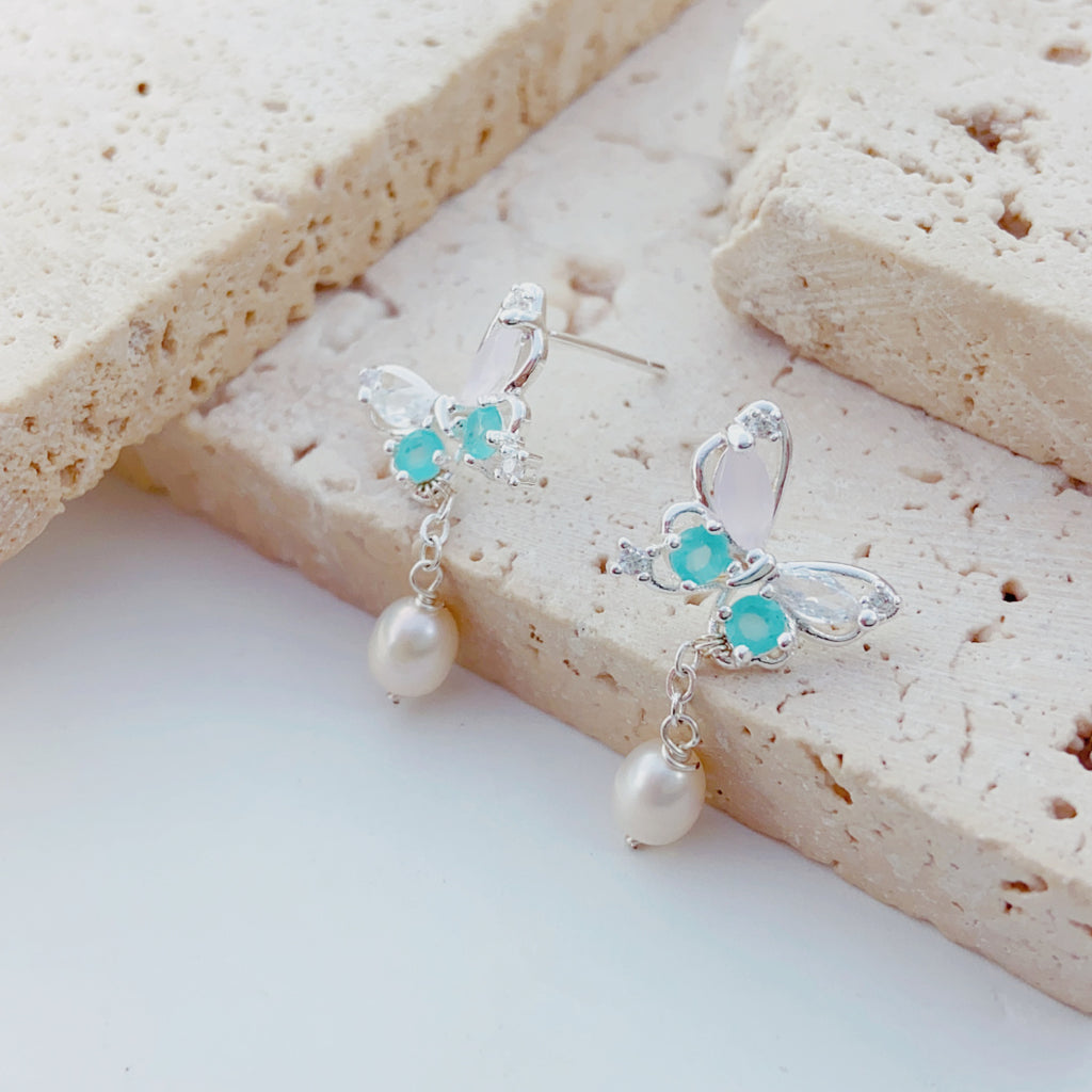 Mist Pearl Dangle Earrings