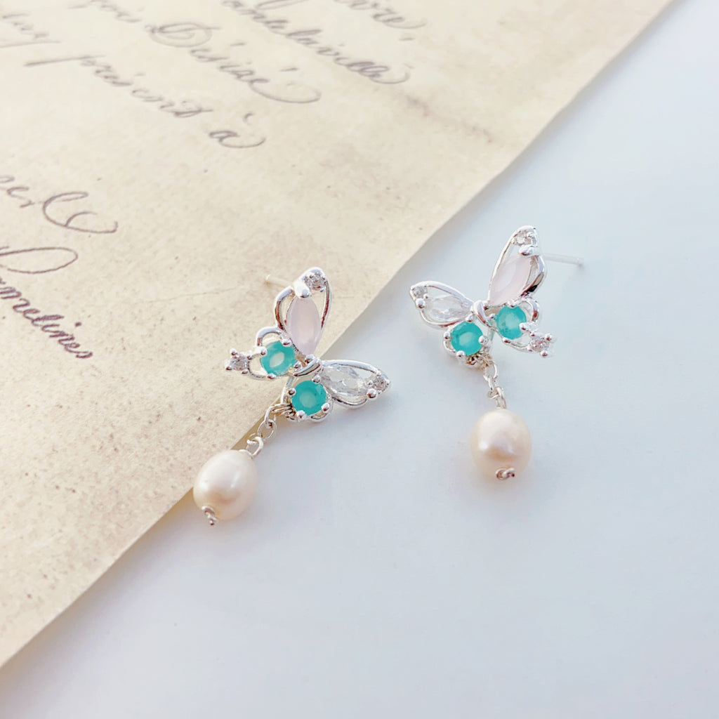 Mist Pearl Dangle Earrings