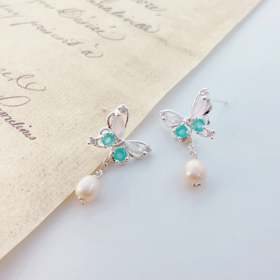 Mist Pearl Dangle Earrings