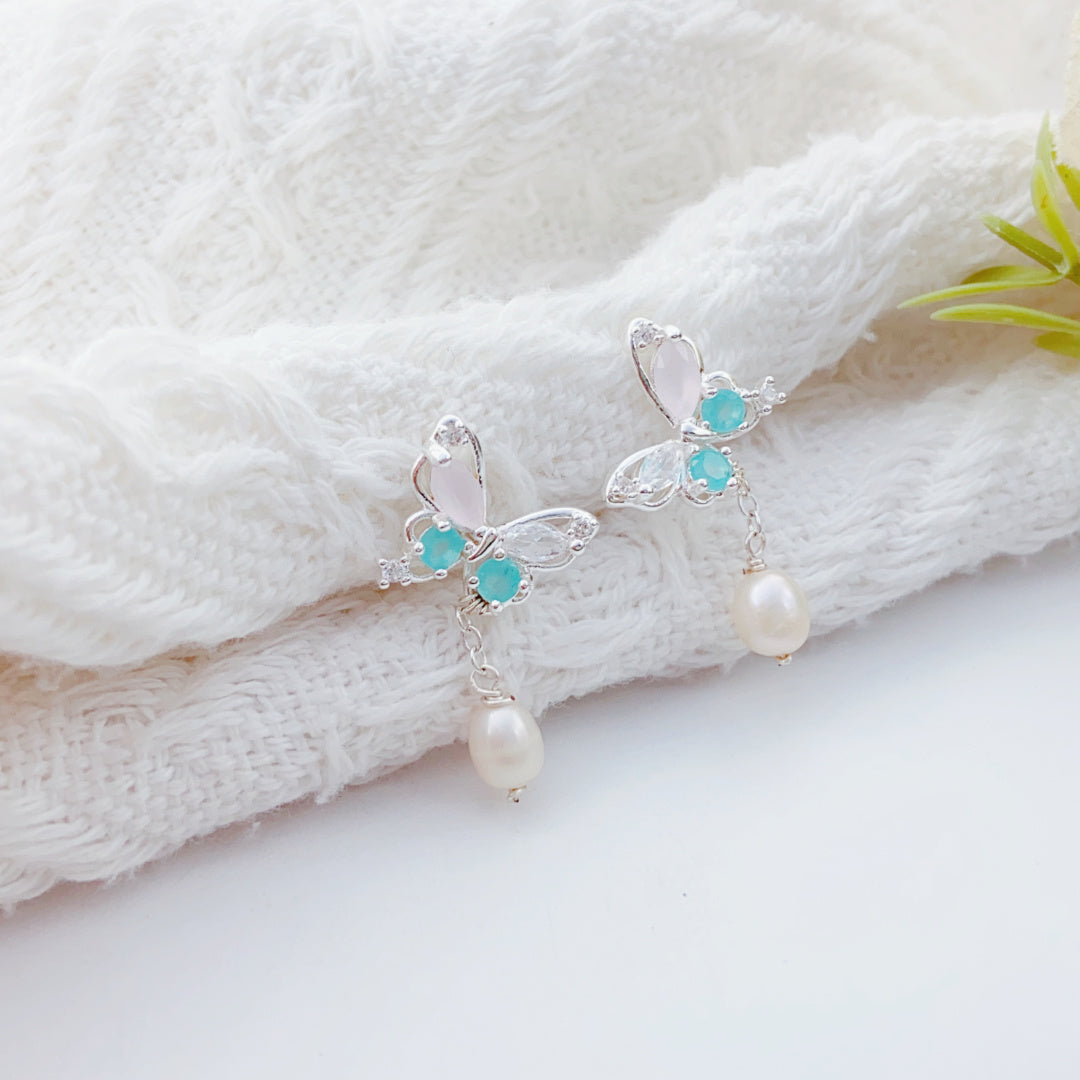 Mist Pearl Dangle Earrings