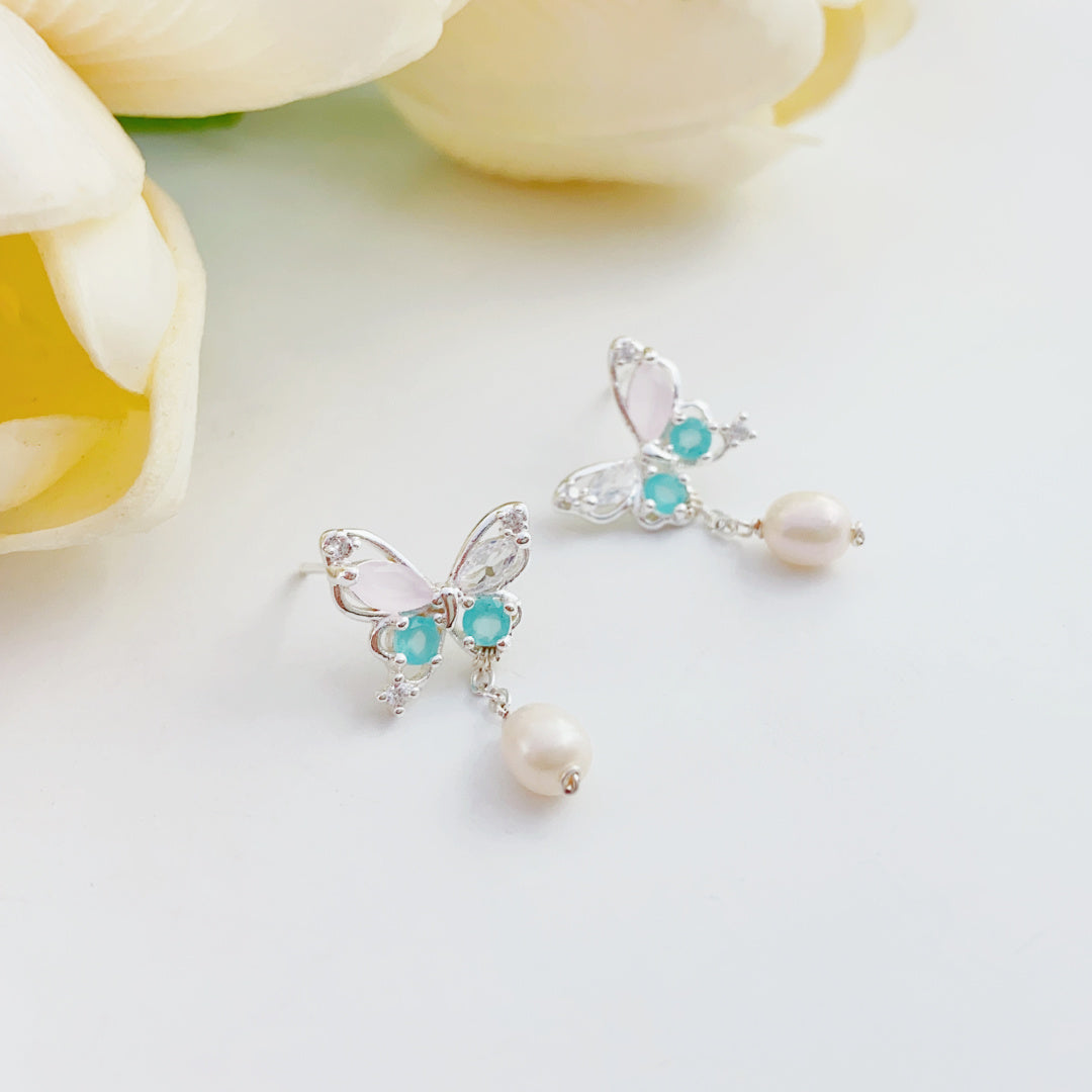 Mist Pearl Dangle Earrings