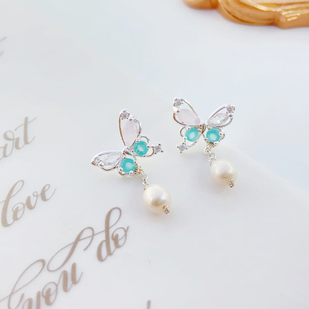 Mist Pearl Dangle Earrings