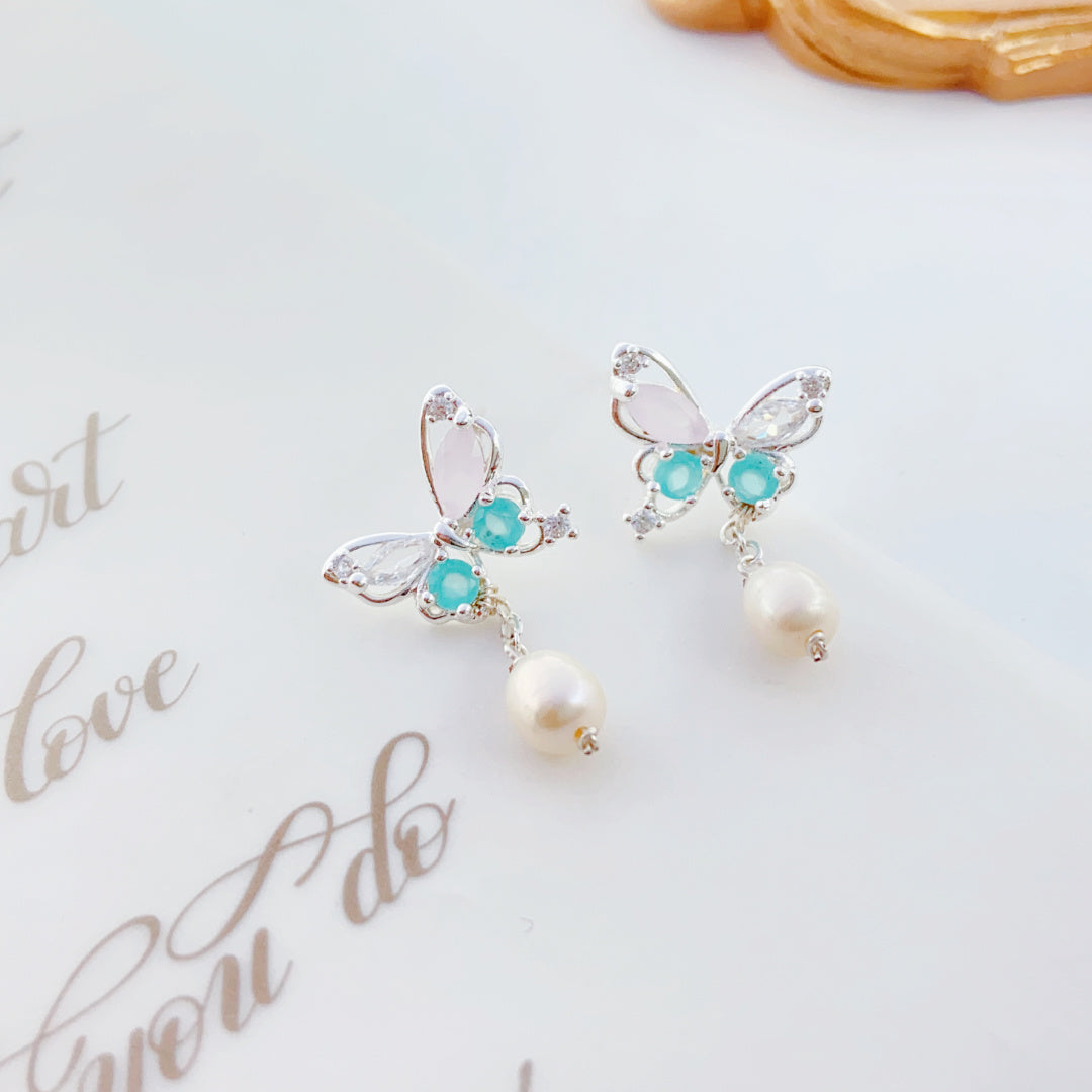 Mist Pearl Dangle Earrings