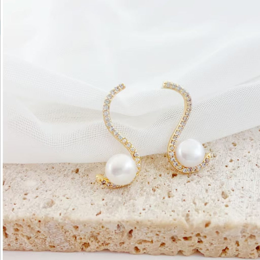 S Curve Pearl Earrings